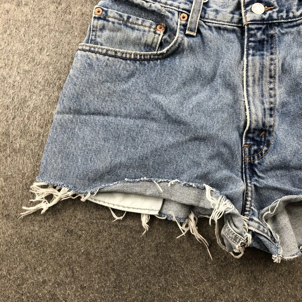Vintage Levis Shorts Womens 32 Loose Light Wash Denim Cut Off Custom - Picture 2 of 8